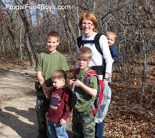 Exploring nature with kids by observing and sketching