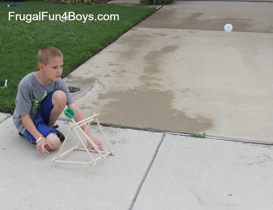 How to build a catapult out of pre-cut dowel rods and rubber bands