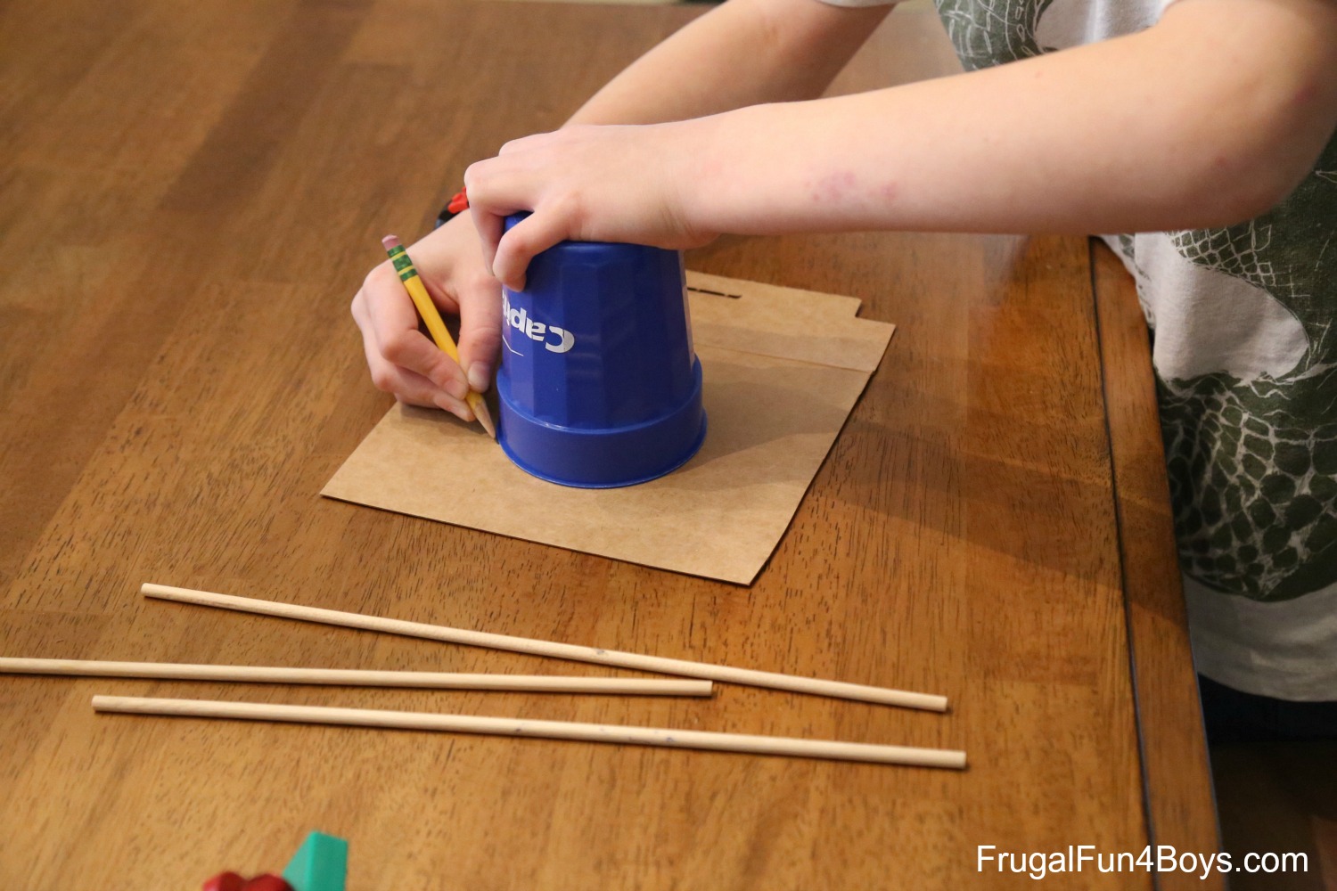 Amazing Spinning Pen - A Magnet Science Project for Kids