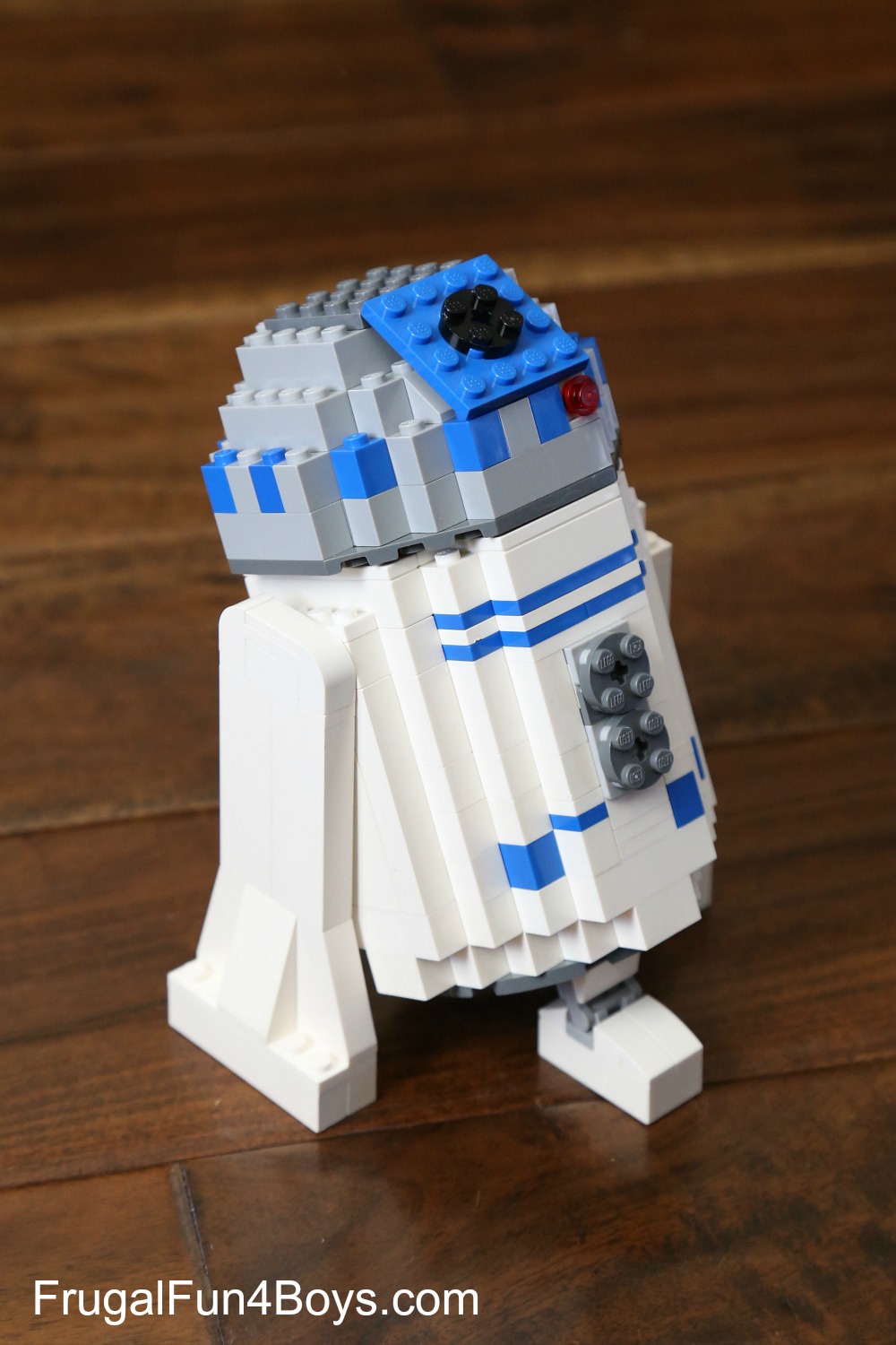 How to Build a LEGO R2-D2