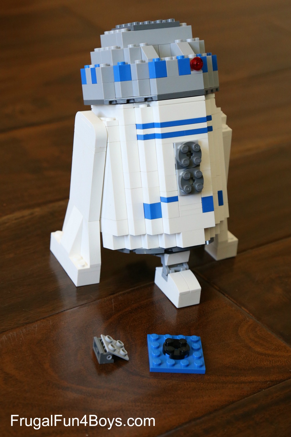 How to Build a LEGO R2-D2