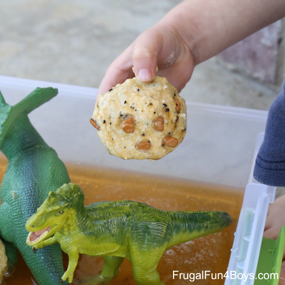 Fizzing Hatching Dinosaur Eggs! Sensory Play with Bath Bombs