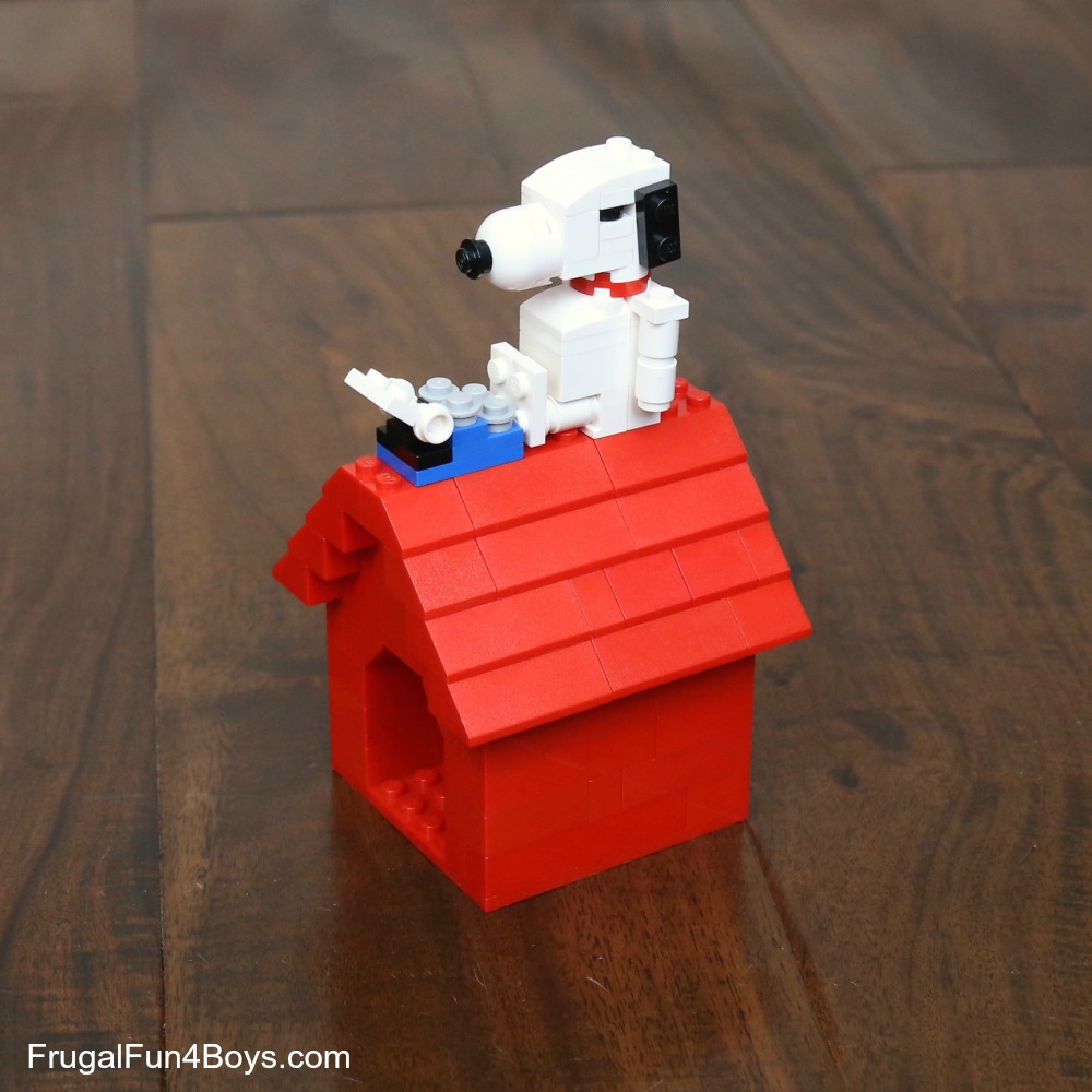Snoopy and his Dog House LEGO Instructions