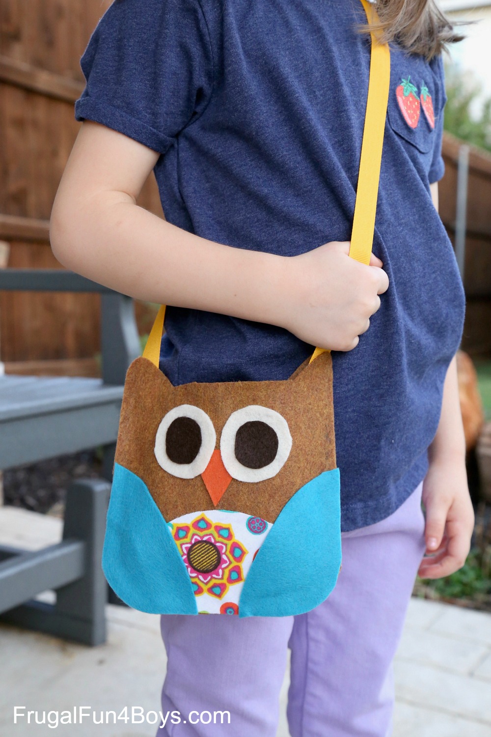 Adorable owl purse with ribbon strap