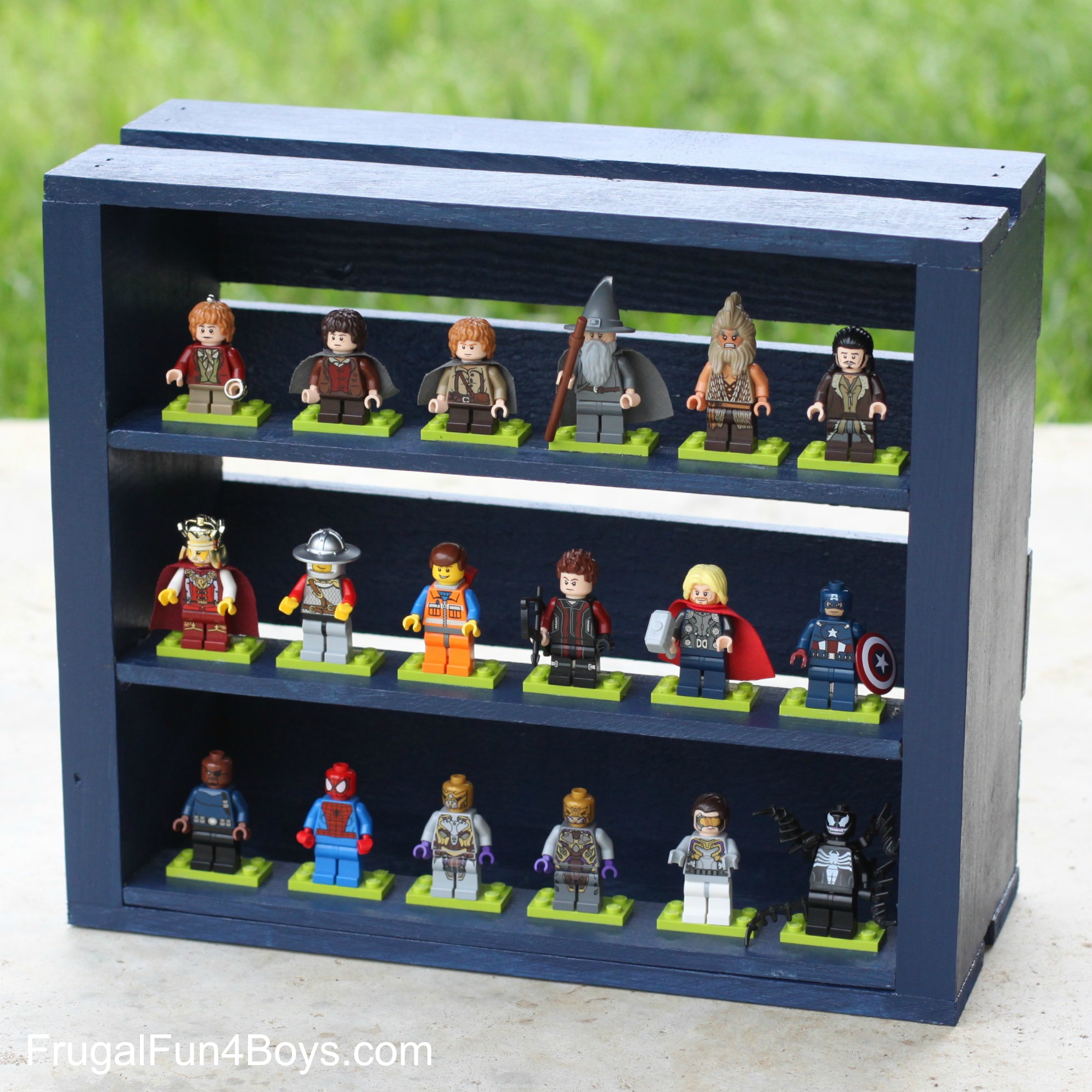 DIY Wooden Crate LEGO Minifigure Display