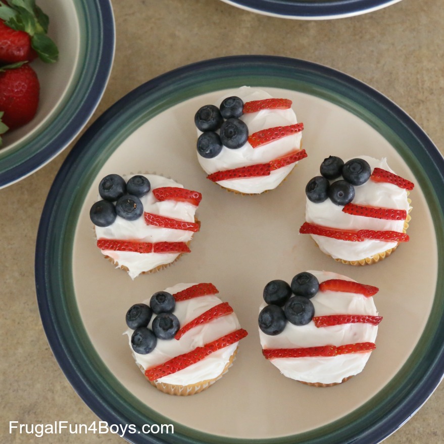 Patriotic Flag Cupcakes for July 4th